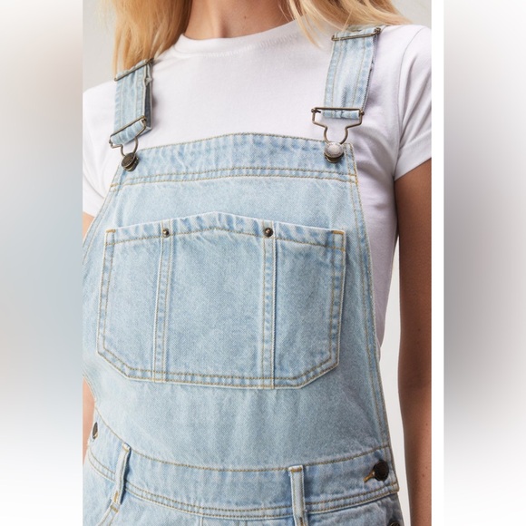 NWT NASTY GAL- The Denim Short Dungarees - Picture 3 of 4